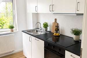 Erstbezug nach Sanierung: schöne 3-Zimmer-Dachgeschosswohnung in Stuttgart Stammheim – Bläulingweg 14, 70439 Stammheim-Mitte, Stuttgart – Vorschaubild 2