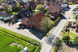 KÜSTER IMMOBILIEN präsentiert: Feldrandlage mit Weitblick. 1-2 Familienhaus mit Potenzial – Die vollständige Adresse der Immobilie erhältst du vom Anbieter., 31555 Suthfeld – Vorschaubild 2