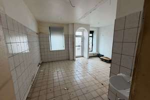 Historisches Mehrfamilienhaus mit großem Entwicklungspotenzial in zentraler Fürther Lage – Die vollständige Adresse der Immobilie erhältst du vom Anbieter., 90762 Stadtpark, Stadtgrenze, Fürth – Vorschaubild 8