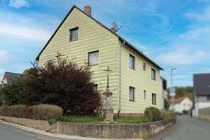 Sanierungsbedürftiges Zweifamilienhaus mit Ausbaupotenzial in ruhiger Lage von Wimmelbach – Die vollständige Adresse der Immobilie erhältst du vom Anbieter., 91353 Hausen – Vorschaubild 1