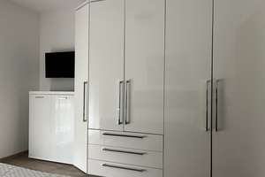Neues Kapitel in Neuching: Helle möblierte 2-Zimmer-Wohnung mit Terrasse – Weidenweg 1a, 85467 Neuching – Vorschaubild 7