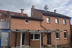 Renovierungsbedürftiges Haus in Mönchengladbach: Ideal für kreative Köpfe!
