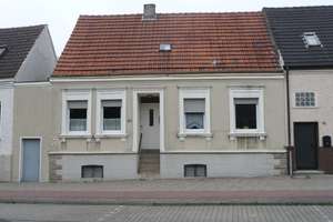 Charmantes Haus mit Garten – ideal zur Selbstnutzung! – Die vollständige Adresse der Immobilie erhältst du vom Anbieter., 59269 Beckum – Vorschaubild 1