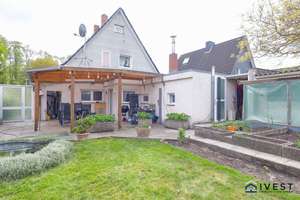 Saniertes Einfamilienhaus mit Wohlfühlfaktor in Lübeck: Sauna, Kachelofen und Garten – Die vollständige Adresse der Immobilie erhältst du vom Anbieter., 23569 Kücknitz, Lübeck – Vorschaubild 2