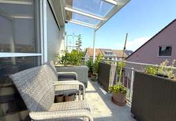 Überdachter Ost-Balkon