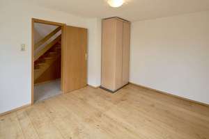 Gepflegtes 5-Zimmer-Einfamilienhaus mit Doppelgarage und 4 Stellplätzen! – Die vollständige Adresse der Immobilie erhältst du vom Anbieter., 89367 Waldstetten – Vorschaubild 12