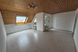 Exklusive zentrale 3,5 Zimmer Dachgeschosswohnung mit geh. Innenausstattung, Loggia und EBK – Moltkestraße 22, 88046 Bodenseekreis – Vorschaubild 3
