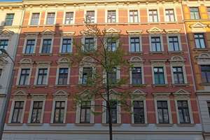 2 Raum-Dachgeschosswohnung mit Balkon u. Blick ins Grüne