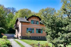 Zwischen Weinberg und Waldrand – Villa mit 3.000 m² Ruhe in Radebeul