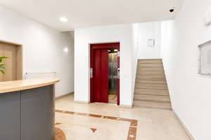 Bezugsfreie 3-Zi. Wohnung mit 2 Bädern, Balkon, Stellplatz & Concierge-Service in Prenzlauer Berg – Die vollständige Adresse der Immobilie erhältst du vom Anbieter., 10435 Prenzlauer Berg, Berlin – Vorschaubild 11
