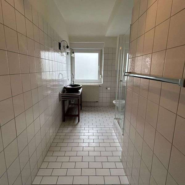 *** sehr schöne und große Altbau-3 Zimmer-Wohnung mit Balkon und Garage, Soers ***