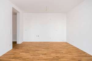 Wohnung mit Weitblick *  helle 3 Zimmer im DG * Balkon * Parkett * TG * EBK – Straße der Nationen 82, 9111 Zentrum, Chemnitz – Vorschaubild 4