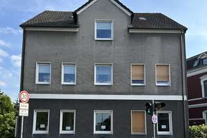 Imposanter Altbau im Kirchviertel mit freier Eigentümerwohnung und tollem Garten!