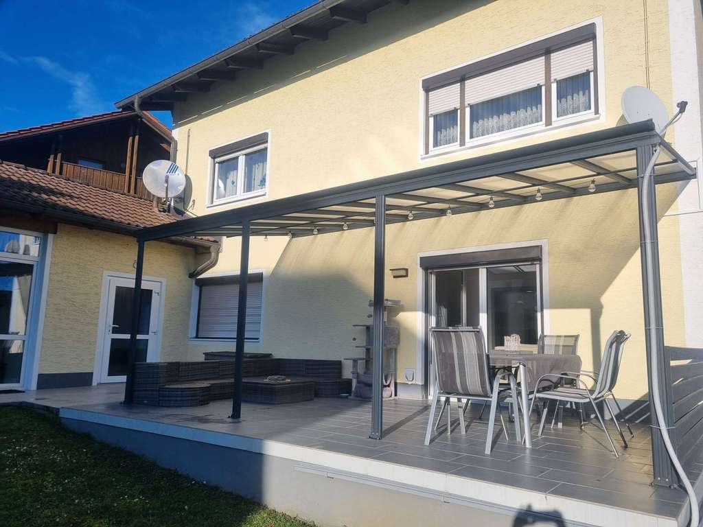 Immobilie in Kößlarn - Wohnkomfort auf zwei Ebenen – Erdgeschosswohnung mit ausgebautem Untergeschoss - Bild 1