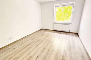 Helle 2-Zimmer-Wohnung mit Balkon & Gäste-WC in zentraler Lage von Friedeburg – Die vollständige Adresse der Immobilie erhältst du vom Anbieter., 26446 Friedeburg – Vorschaubild 3