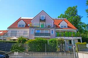 Zentral Wohnen am Sulzpark: 3-Zimmer-DG-Whg. mit Aufzug, EBK u. TG-Stellplatz in sonniger Lage – Neumarkter Str. 6, 92339 Beilngries – Vorschaubild 3