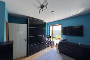 Stilvolle Doppelhaushälfte mit überdachter Terrasse und Photovoltaikanlage–Einziehen und wohlfühlen! – Die vollständige Adresse der Immobilie erhältst du vom Anbieter., 57612 Helmenzen – Vorschaubild 13