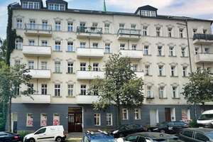 GRÜNDERZEIT-ALTBAUWOHNUNG MIT 2 BALKONEN, AUFZUG UND ENERGIEEFFIZIENZKLASSE B IN BESTLAGE – Liebigstraße 36, 10247 Friedrichshain, Berlin – Vorschaubild 2