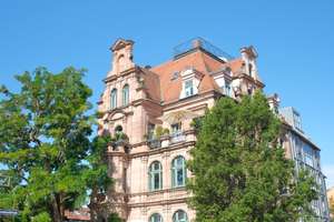 Wohnen mit Weitblick
Dachgeschoss-Galeriewohnung an der Pegnitz,
Balkon, Patio + 360°-Dachterrasse – Großweidenmühlstraße 1, 90419 Sankt Johannis, Nürnberg – Vorschaubild 6
