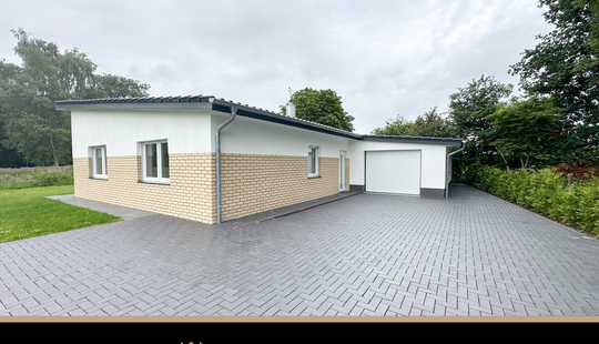 Bild von ** Top-Bungalow mit Schrägdach und Garage – Modernes Design trifft Komfort! **