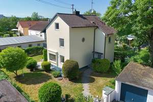 Augsburg-Göggingen | Einfamilienhaus mit hervorragender Substanz in zweiter Reihe – Die vollständige Adresse der Immobilie erhältst du vom Anbieter., 86199 Göggingen-Süd, Augsburg – Vorschaubild 2