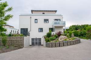 ***HELLE UND GERÄUMIGE 2-ZIMMER-WOHNUNG MIT KÜCHE UND SÜD-LOGGIA*** – Die vollständige Adresse der Immobilie erhältst du vom Anbieter., 92331 Parsberg – Vorschaubild 8