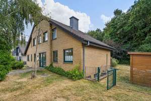 Wohnhaus mit drei Wohneinheiten und großem Entwicklungspotenzial – Die vollständige Adresse der Immobilie erhältst du vom Anbieter., 48161 Nienberge, Münster – Vorschaubild 2
