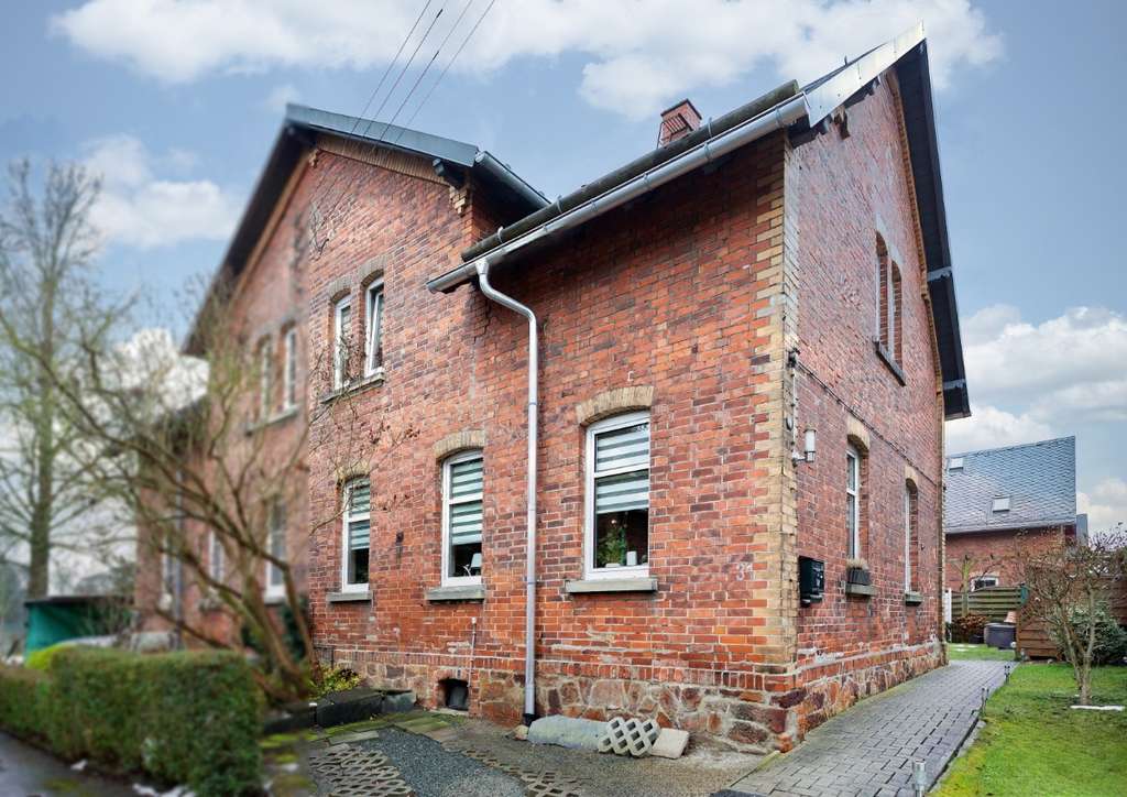 Doppelhaushälfte in der Chemnitzer Hartmannsiedlung  zu verkaufen.