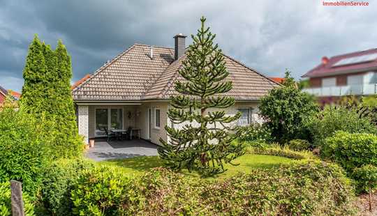 Bild von Bungalow mit ausgebautem Dachgeschoss in zentraler Lage von Augustfehn
