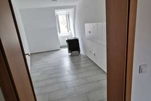 stilvolle 2-Zimmer-DG-Wohnung mit Einbauküche in Augsburg – Jakoberstraße 1, 86152 Jakobervorstadt-Nord, Augsburg – Vorschaubild 11