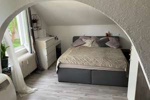 Voll möblierte 1,5-Zimmer Dachgeschosswohnung in Karlsruhe Nordweststadt – Bergzabener Straße 17, 76187 Nordweststadt, Karlsruhe – Vorschaubild 2