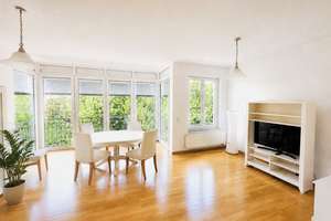 TOP LAGE nahe Dornbusch – ruhige und helle 2-Zimmer-Wohnung mit Tiefgaragenstellplatz