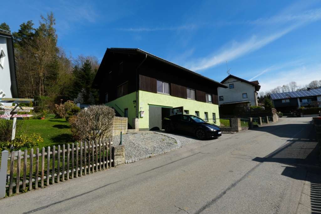 Immobilie in Reut - Schönes Wohnhaus in ruhiger Siedlungslage und großem Grundstück - 781 - Bild 0