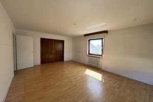 Wohnen auf zwei Ebenen: Moderne 5,5 Zim.-Maisonette mit Balkon und Terrasse – Die vollständige Adresse der Immobilie erhältst du vom Anbieter., 70567 Möhringen-Süd, Stuttgart – Vorschaubild 4