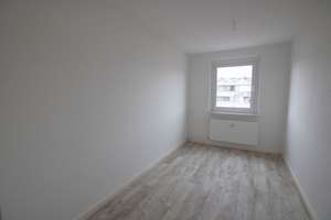 Große 3-Raumwohnung Balkon und Blick auf die Heide! – Eichelweg 3, 6120 Heide-Nord/Blumenau, Halle (Saale) – Vorschaubild 8