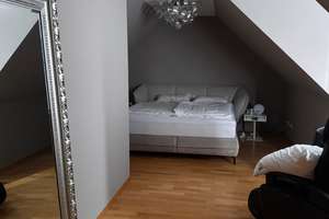 Bestl.Waldtrudering/Eleg.DHH,ca.180qmWFl,ca.200GRD.,6 Zi.2Bäder, G-WC,EBK,2 Terrassen,Garten, Sauna; – 81827 Waldtrudering, München – Vorschaubild 11