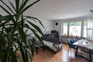 Teilsanierte 2-Zimmer-Hochparterre-Wohnung mit Balkon in Hannover Döhren. – Wiehbergstraße 103, 30519 Döhren, Hannover – Vorschaubild 3