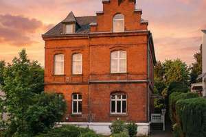 Heißen - Altbau-Traum mit Loft-Feeling: 78m² Eleganz, 3,30m Deckenhöhe und Garten