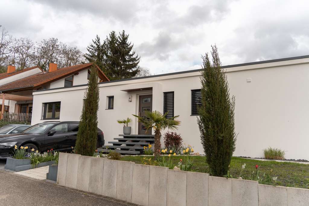 Immobilie in Auggen - Luxuriöses Einfamilienhaus mit 8 Zimmern in Auggen  - Bild 2