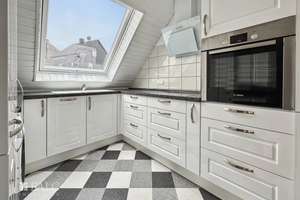 Großzügige 4-Zimmer-Wohnung mit Einbauküche & großem Balkon in Remscheid-Nord – 42857 Hölterfeld, Remscheid – Vorschaubild 2