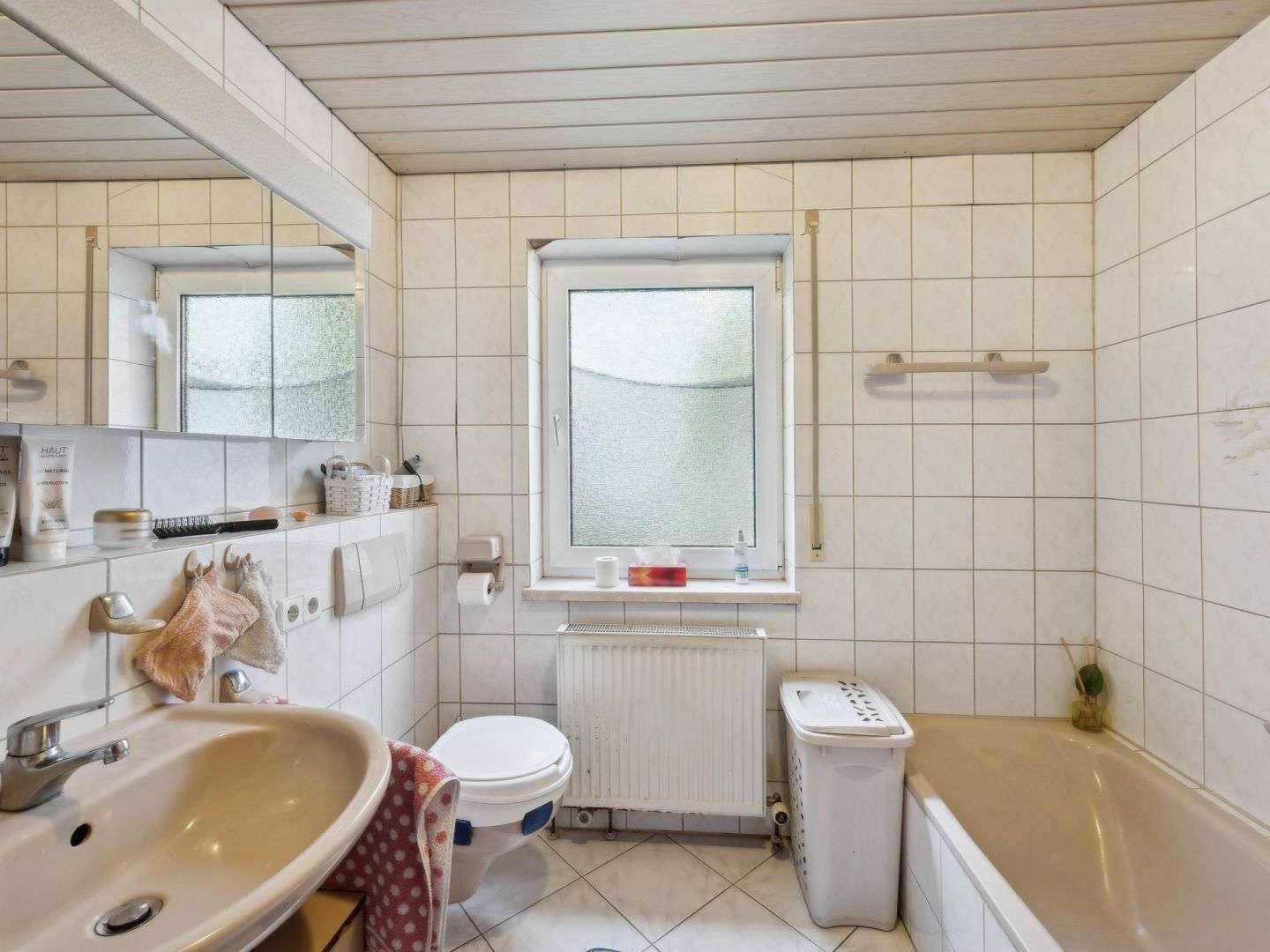 Immobilie in Schweigen-Rechtenbach - Barrierefreie Erdgeschosswohnung (kernsaniert 1992) im Dreifamilienhaus in Schweigen-Rechtenbach - Bild 1