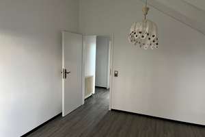  renovierte DG-Wohnung mit Stellplätzen und Dachterrasse+++ – Hungerbergstrasse 72, 71364 Winnenden – Vorschaubild 12