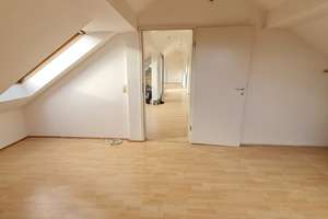 Helle 2,5-Zimmerwohnung mit traumhaftem Balkon über den Dächern vom Werderplatz – Werderstraße 51, 76137 Südstadt, Karlsruhe – Vorschaubild 8