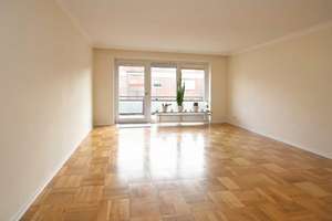 Gepflegte 4-Zi-Wohnung in ruhiger Sackgasse mit herrlichem Südbalkon & Tiefgaragenstellplatz – Die vollständige Adresse der Immobilie erhältst du vom Anbieter., 22529 Lokstedt, Hamburg – Vorschaubild 4