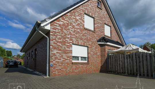 Bild von Junges Doppelhaus + teilmodernisiertes Einfamilienhaus + Bauplatz in Veenhusen