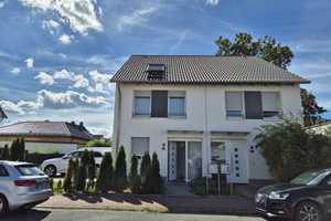 Moderne 5-Zimmer-Doppelhaushälfte mit Fußbodenheizung, gehobener Ausstattung & EBK – Kleine Brückenstraße 16D, 61352 Hochtaunuskreis – Vorschaubild 1
