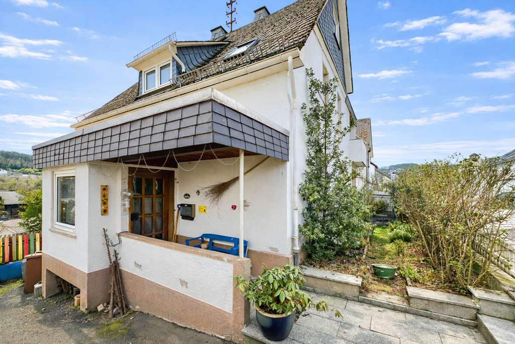 Immobilie in Neunkirchen - **Vermietetes Einfamilienhaus in ruhiger und zentraler Lage von Neunkirchen** - Bild 3