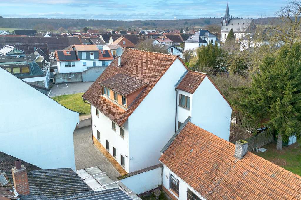 Immobilie in Altenstadt - Gepflegtes Mehrfamilienhaus mit 3 Wohneinheiten in zentraler Stadtlage  (Verkauf im Leerstand!) - Bild 1