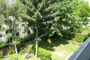 Gut geschnittene 4 Zimmerwohnung mit Balkon in Düsseldorf-Knittkuhl. – 40629 Knittkuhl, Düsseldorf – Vorschaubild 2