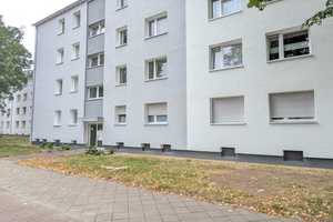 3-Zimmer-Wohnung in einem frisch gedämmten Wohnhaus in Düsseldorf-Lichtenbroich – Lichtenbroicher Weg 59, 40472 Düsseldorf – Vorschaubild 1